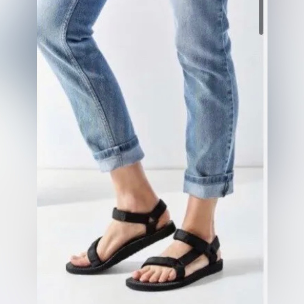 NIB Women's Casual  Adjustable Strap Sport , Walking Hiking Sandals